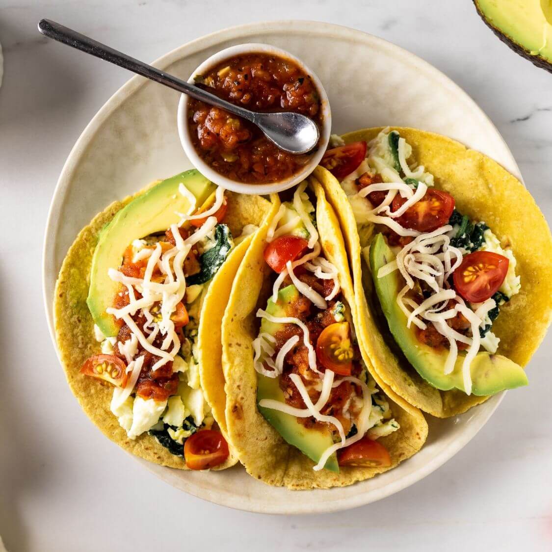 Sabrosos Tacos de Vegetales y Clara de Huevo para el Desayuno de la aplicación FitOn